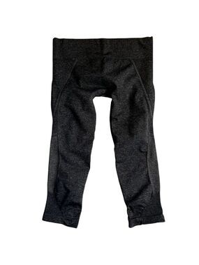 Athleta Size Medium Women Heathered Grey Thick Textured Cropped Leggings…